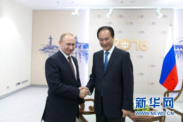 俄罗斯总统普京接受新华社社长独家专访